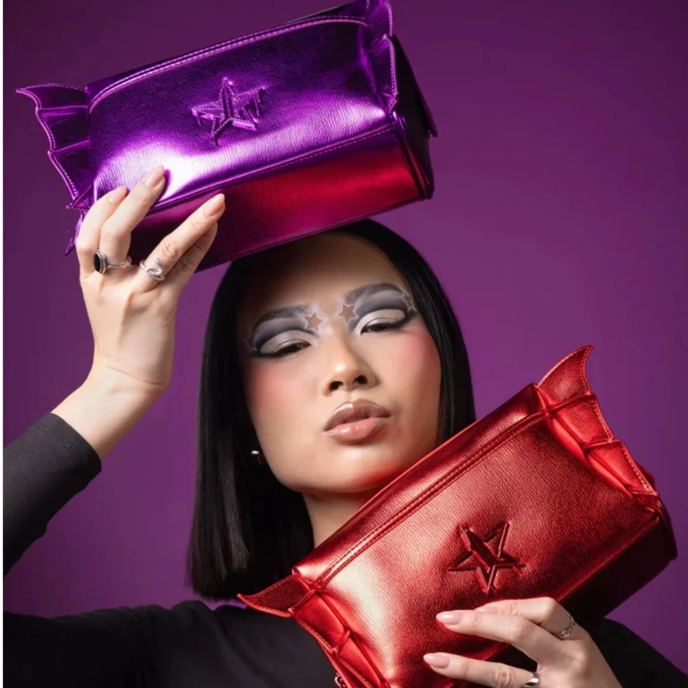 Jeffree Star Limited-Edition 2025 Halloween Bat Wing Make Up Bag (Convertabile)